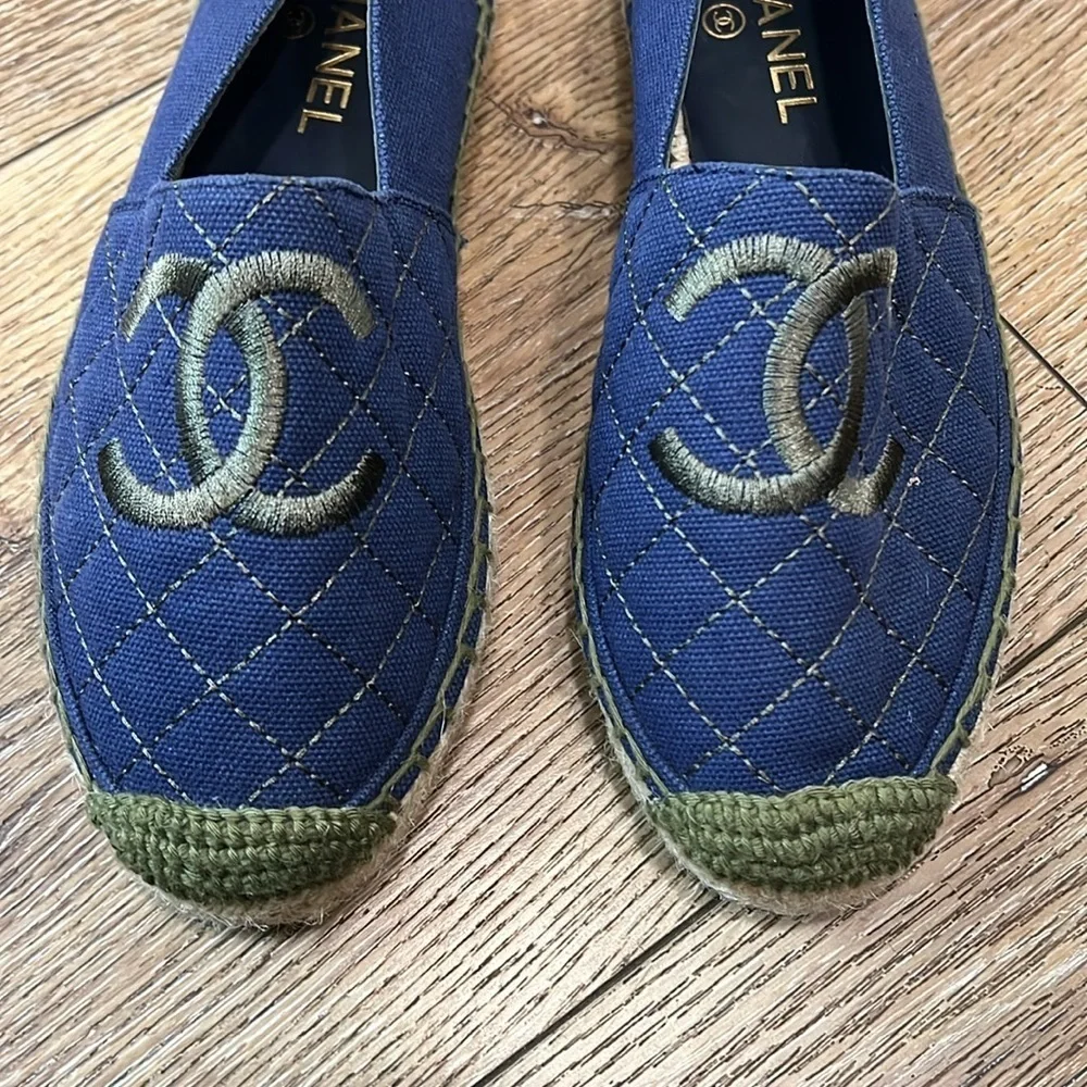 Authentic Chanel Navy & Green Embroidered Quilted Espadrilles Size 37/6